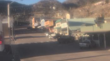 Weather camera view of Overland Hotel.