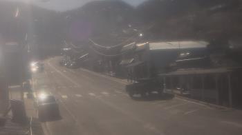 Weather camera view of Overland Hotel.