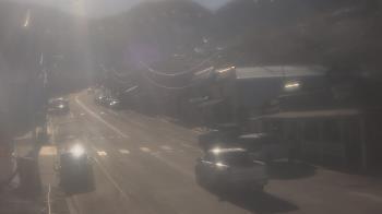 Weather camera view of Overland Hotel.