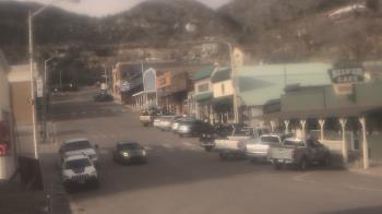 Weather camera view of Overland Hotel.