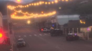 Weather camera view of Overland Hotel.