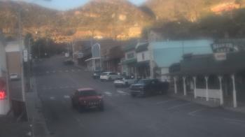 Weather camera view of Overland Hotel.