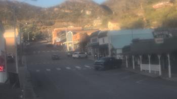 Weather camera view of Overland Hotel.