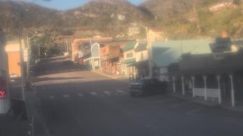 Weather camera view of Overland Hotel.