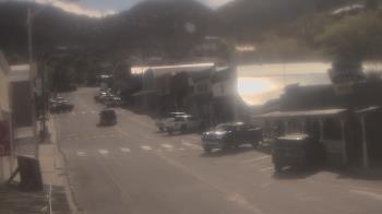 Weather camera view of Overland Hotel.