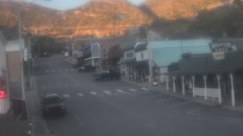 Weather camera view of Overland Hotel.