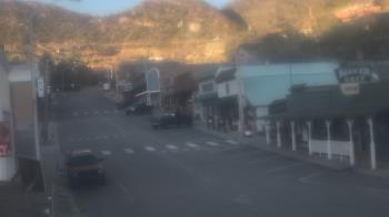 Weather camera view of Overland Hotel.