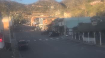 Weather camera view of Overland Hotel.
