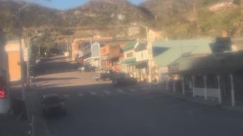 Weather camera view of Overland Hotel.