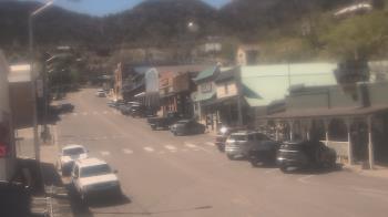 Weather camera view of Overland Hotel.