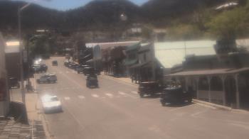Weather camera view of Overland Hotel.