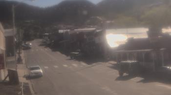Weather camera view of Overland Hotel.
