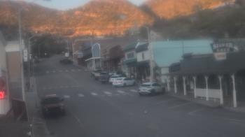 Weather camera view of Overland Hotel.