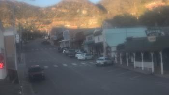 Weather camera view of Overland Hotel.