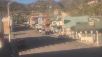 Weather camera view of Overland Hotel.