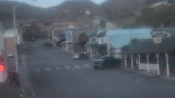 Weather camera view of Overland Hotel.