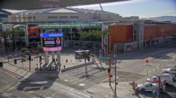 Weather camera view of Palomar Hotel.