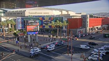 Weather camera view of Palomar Hotel.