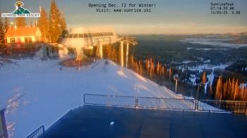 Weather camera view of Sunrise Park Resort 10650 ft elev.