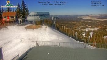 Weather camera view of Sunrise Park Resort 10650 ft elev.