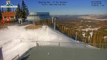 Weather camera view of Sunrise Park Resort 10650 ft elev.