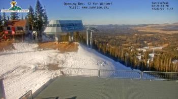 Weather camera view of Sunrise Park Resort 10650 ft elev.