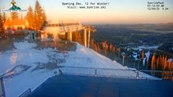 Weather camera view of Sunrise Park Resort 10650 ft elev.