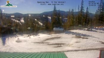 Weather camera view of Sunrise Park Resort 10650 ft elev.