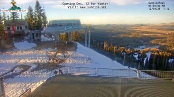 Weather camera view of Sunrise Park Resort 10650 ft elev.