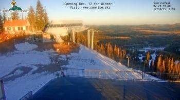 Weather camera view of Sunrise Park Resort 10650 ft elev.