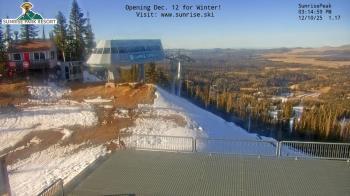 Weather camera view of Sunrise Park Resort 10650 ft elev.
