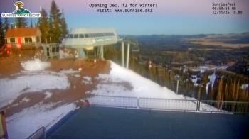 Weather camera view of Sunrise Park Resort 10650 ft elev.