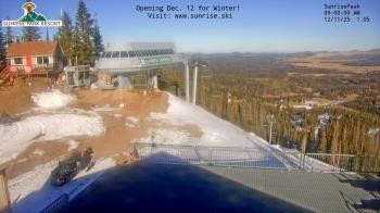 Weather camera view of Sunrise Park Resort 10650 ft elev.