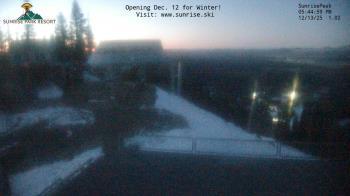 Weather camera view of Sunrise Park Resort 10650 ft elev.