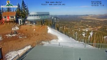Weather camera view of Sunrise Park Resort 10650 ft elev.