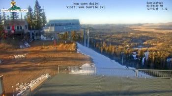 Weather camera view of Sunrise Park Resort 10650 ft elev.