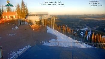 Weather camera view of Sunrise Park Resort 10650 ft elev.