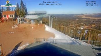 Weather camera view of Sunrise Park Resort 10650 ft elev.