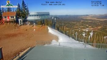 Weather camera view of Sunrise Park Resort 10650 ft elev.