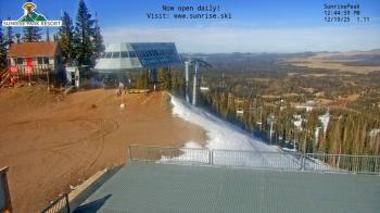 Weather camera view of Sunrise Park Resort 10650 ft elev.
