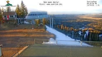 Weather camera view of Sunrise Park Resort 10650 ft elev.