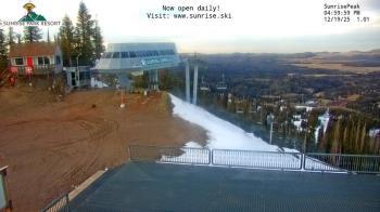 Weather camera view of Sunrise Park Resort 10650 ft elev.