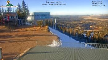 Weather camera view of Sunrise Park Resort 10650 ft elev.