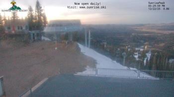 Weather camera view of Sunrise Park Resort 10650 ft elev.