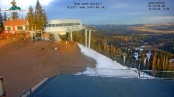 Weather camera view of Sunrise Park Resort 10650 ft elev.