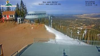 Weather camera view of Sunrise Park Resort 10650 ft elev.