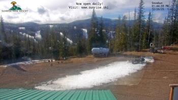 Weather camera view of Sunrise Park Resort 10650 ft elev.