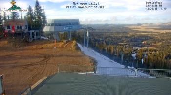 Weather camera view of Sunrise Park Resort 10650 ft elev.
