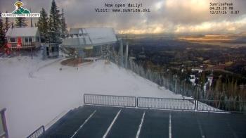 Weather camera view of Sunrise Park Resort 10650 ft elev.