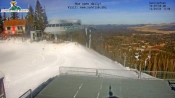 Weather camera view of Sunrise Park Resort 10650 ft elev.